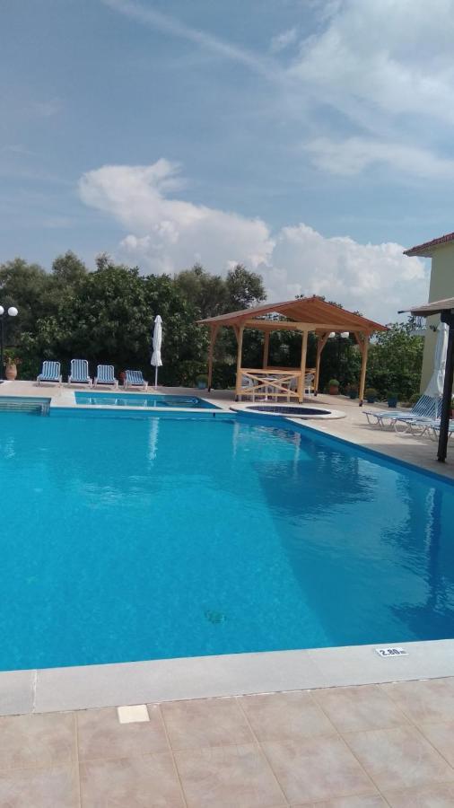 Amarandos Studios With Swimming Pool By Imagine Lefkada Tsoukaládhes 外观 照片